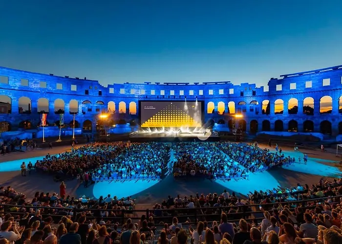 Akebono With Pool & Free Private Parking Villa